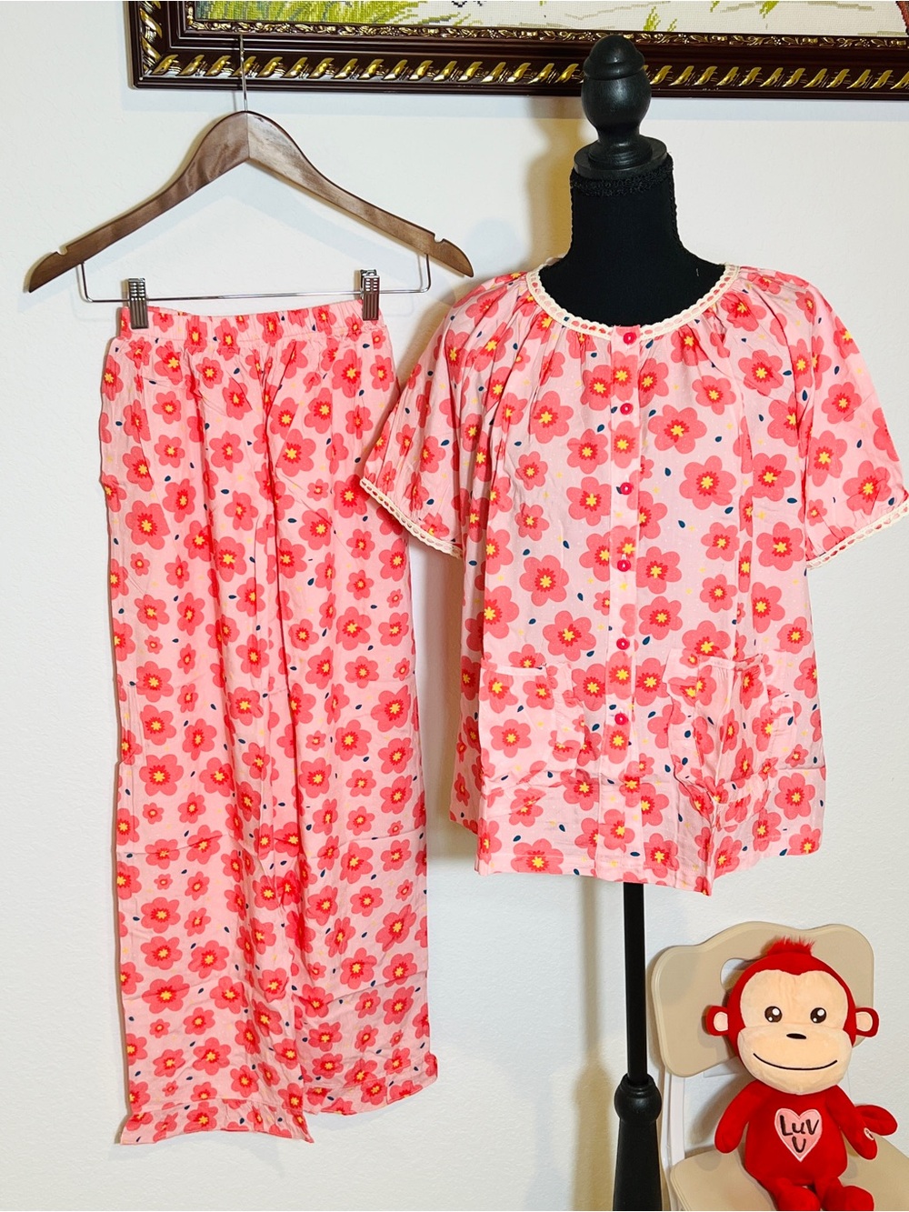 Girls' Pink Floral Two-Piece Pajama Set - Short Sleeve Top & Lounge Pants